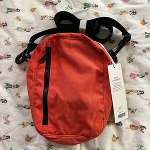 NTW BAGGU Sport Crossbody in Nasturtium